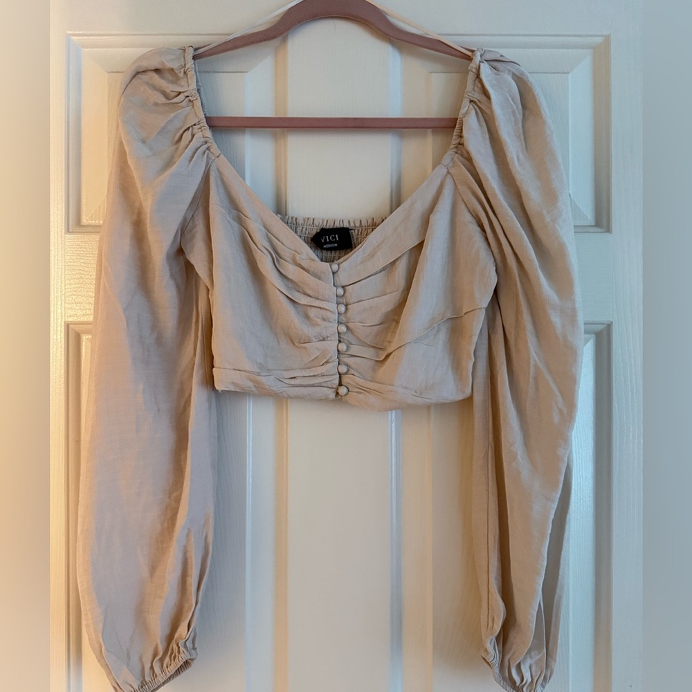 VICI “Got It Good” Puff Sleeve Ruched Crop Top – Oatmeal Beige (Medium, NWOT)